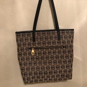 Large Michael Kors Tote!!